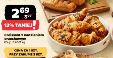 Croissant z nadzieniem orzechowym
